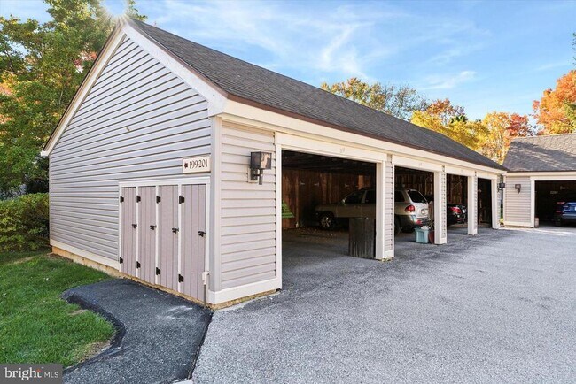 Building Photo - 201 Chandler Dr