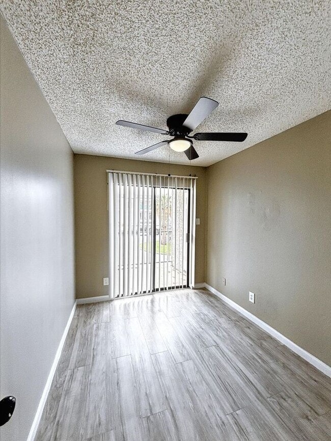 Building Photo - Lovely 2-Bedroom Condo with Modern Comfort...