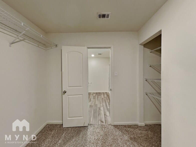 Building Photo - 732 Keeneland Dr