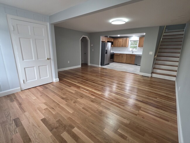 Building Photo - 62 Pond Point Ave