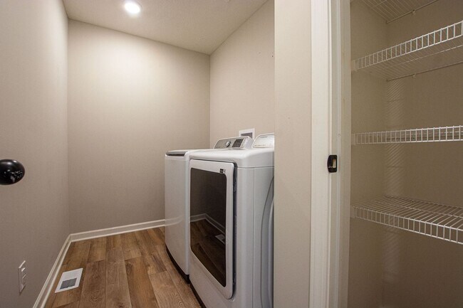 Building Photo - 2 Bedroom / 2.5 Bath Town Home Recently Built with Garage and Washer/Dryer!