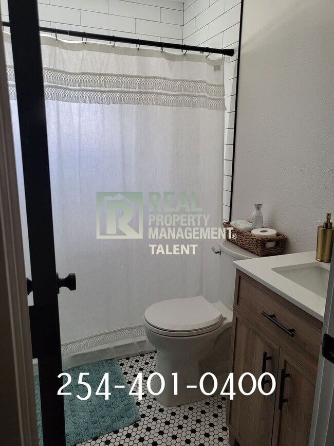 Building Photo - Coming in JULY!! Newly Remodeled 3-Bedroom...