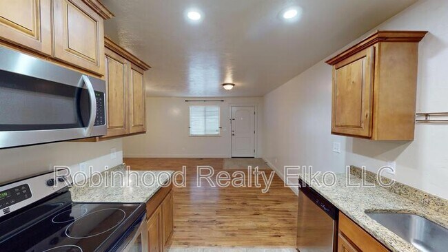 Building Photo - 279 Country Club Pkwy