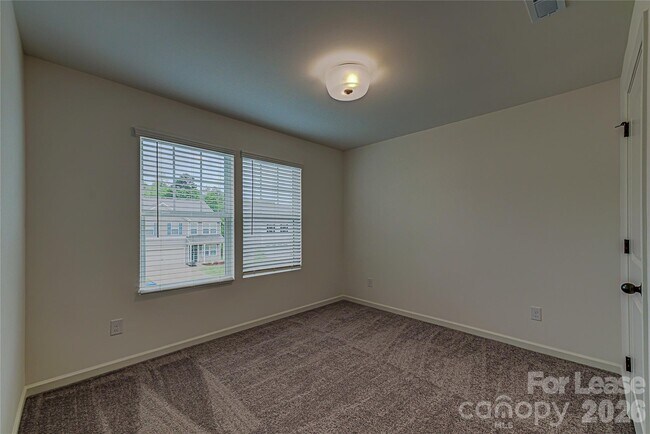 Building Photo - 4020 Beacon Ave