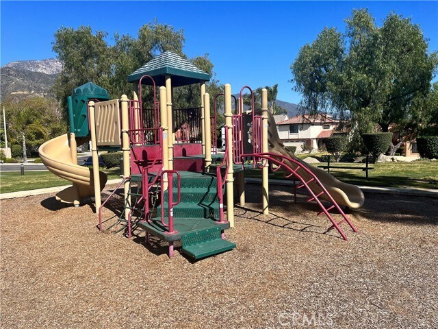 Building Photo - 1299 Dogwood St