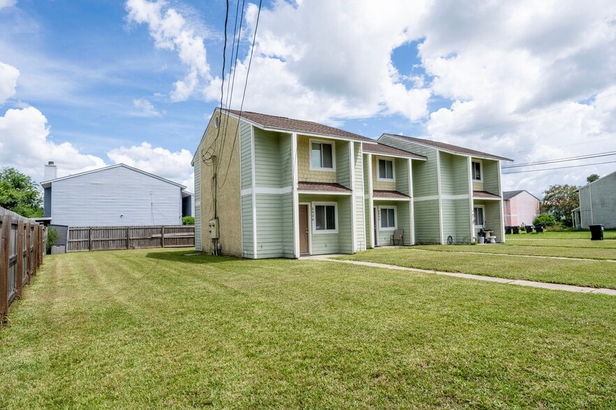 Building Photo - 2922 Ormond Ave