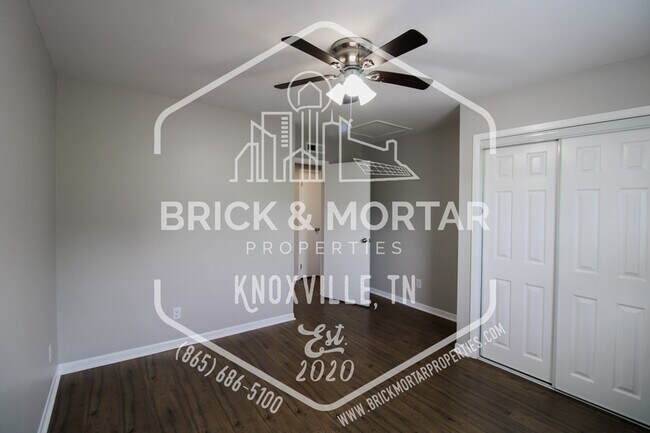 Building Photo - 163 Tallent Way