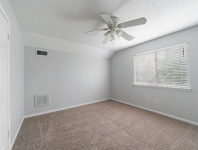 Building Photo - 13515 Ryanwood Dr