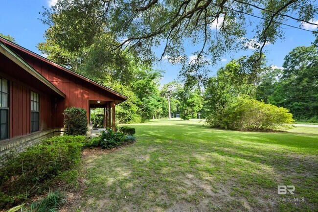 Building Photo - 18050 Steele Dr