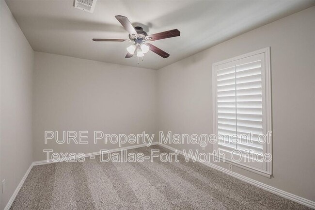 Building Photo - 3313 Country Club Rd