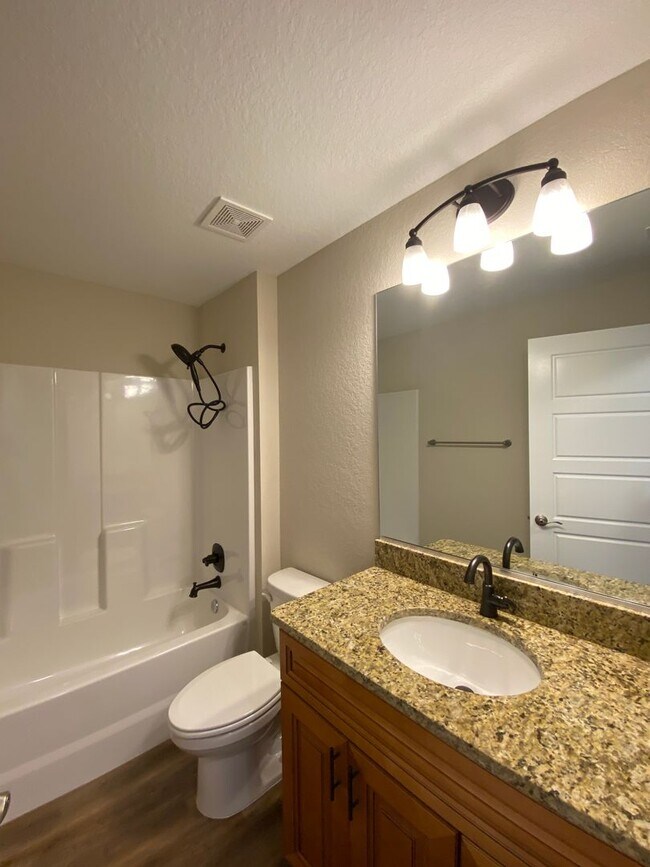 Building Photo - Custom Home - Desirable SE Ocala Neighborhood 3/2/2 **Available Soon**