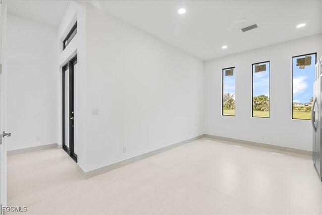 Building Photo - 4333 NW 33rd Ln