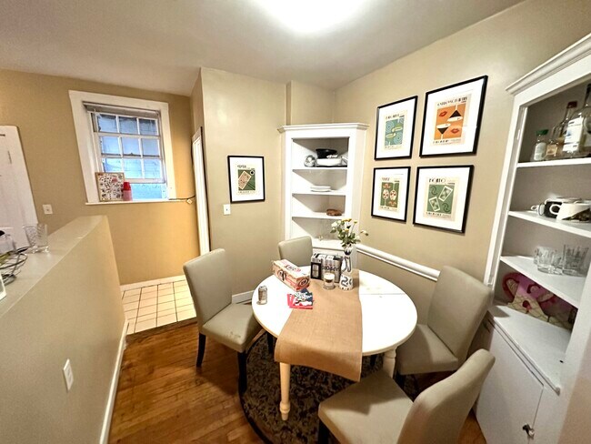 Building Photo - 68 Egmont St