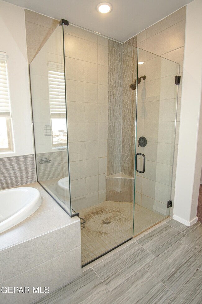 Building Photo - 12993 Tryne Way