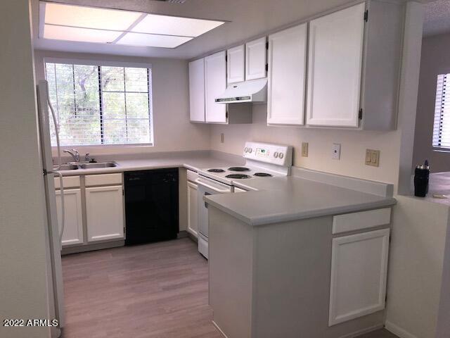 Building Photo - 818 S Westwood