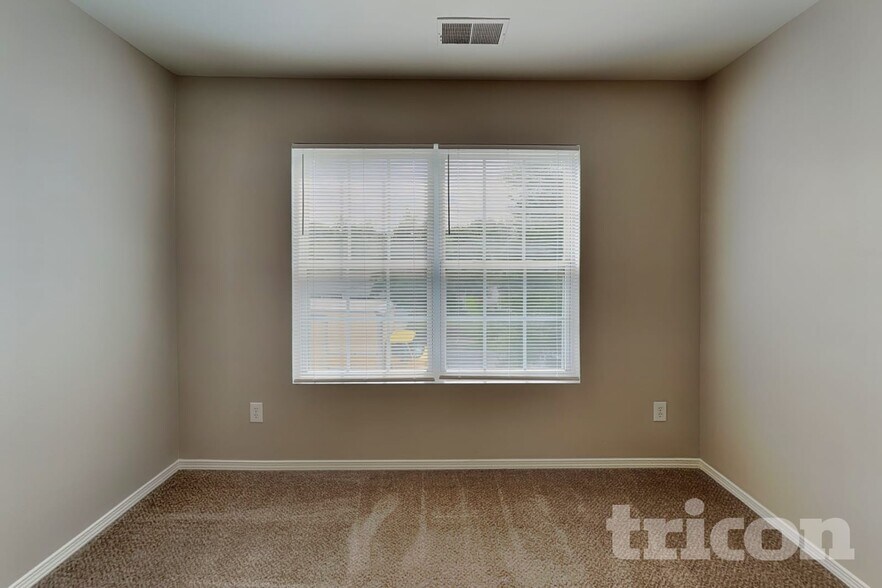 Building Photo - 6304 Ziegler Ln