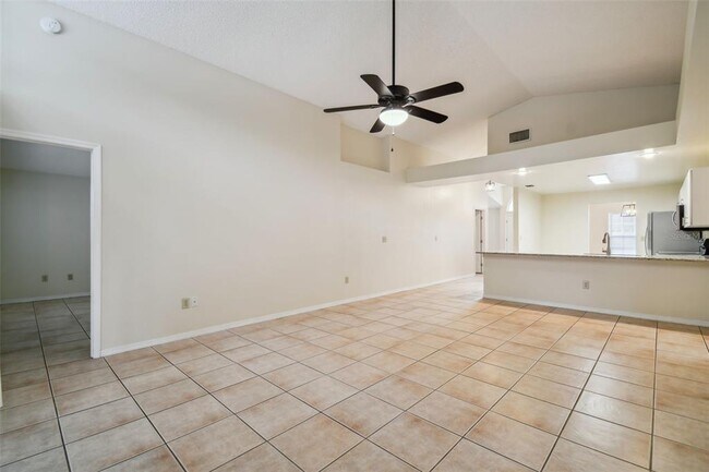 Building Photo - 2342 Tioga Dr