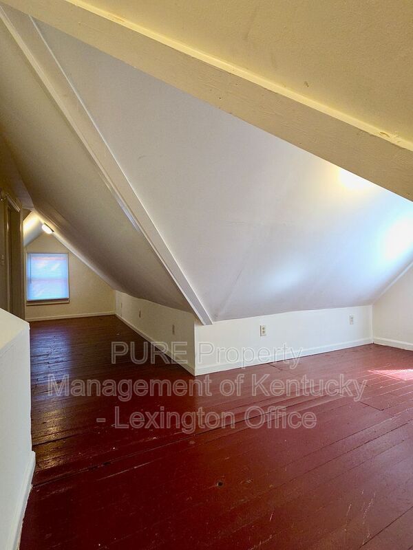 Building Photo - 168 Woodland Ave