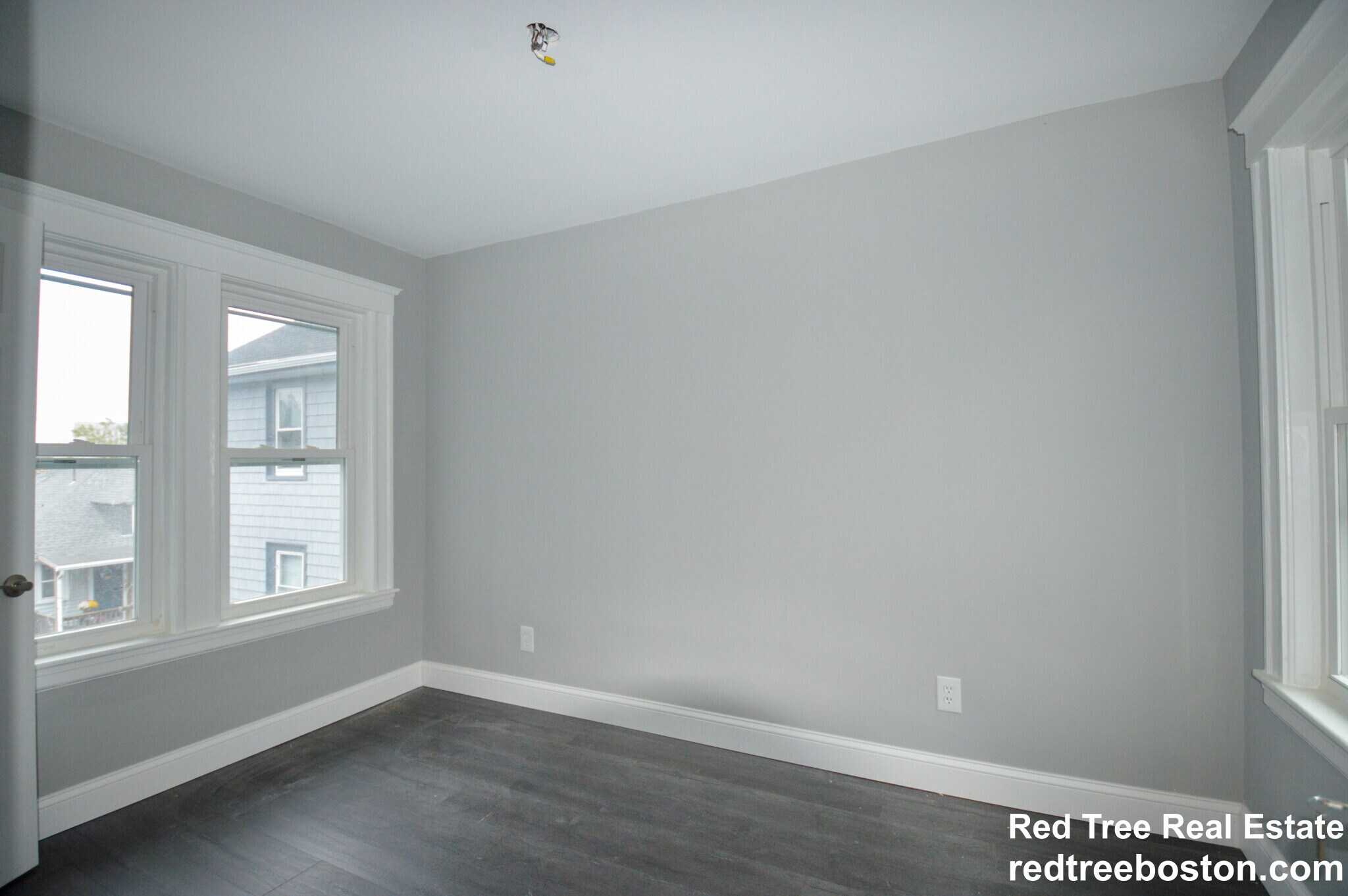 Building Photo - 158 Hillside St