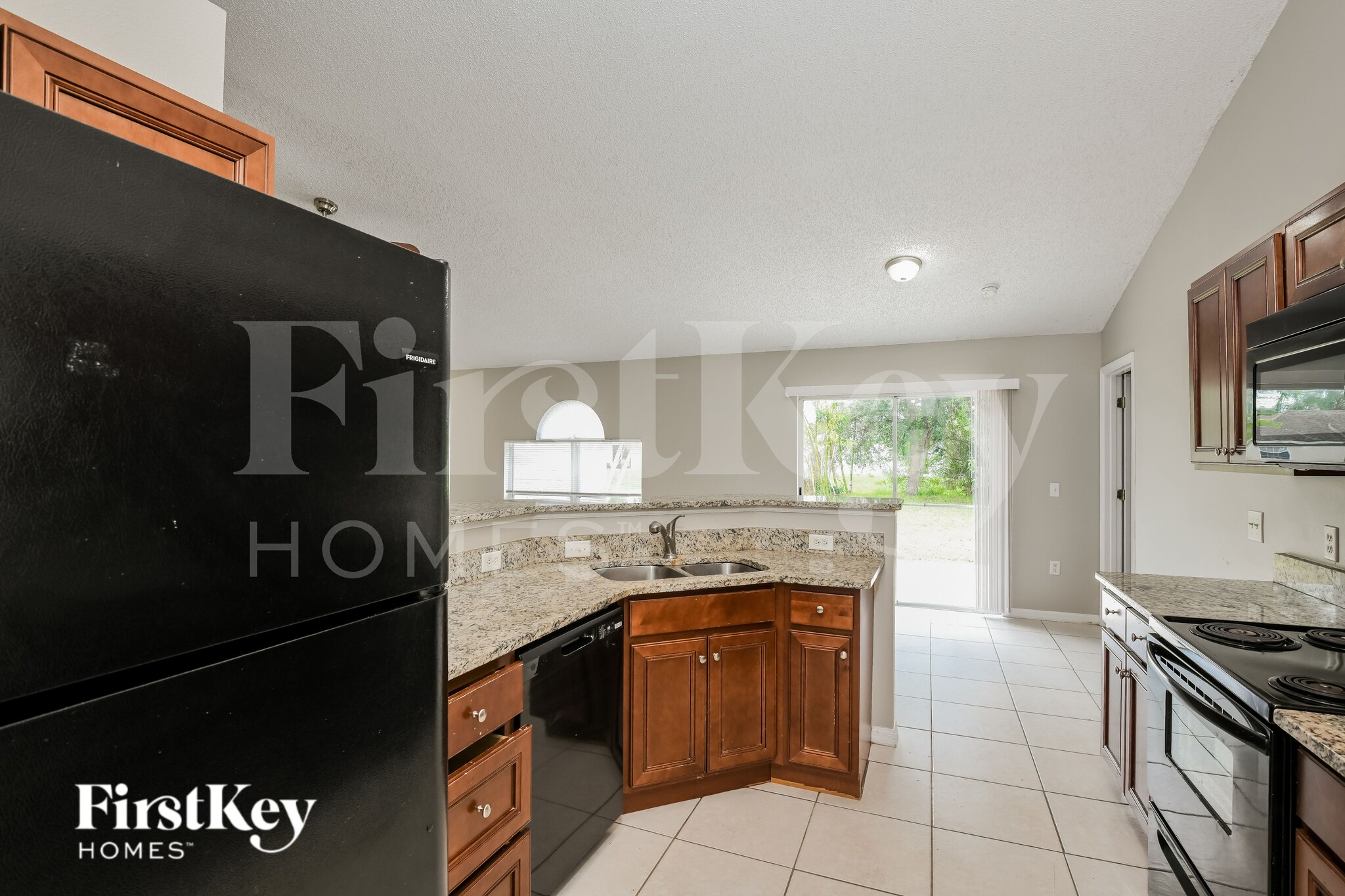 Building Photo - 681 Sauders Rd SE