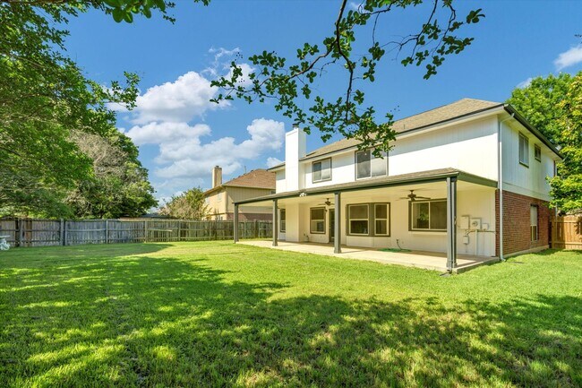 Building Photo - 412 Steeplechase Dr