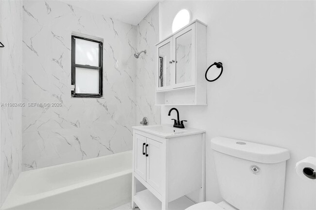 Building Photo - 118 NW 44th St