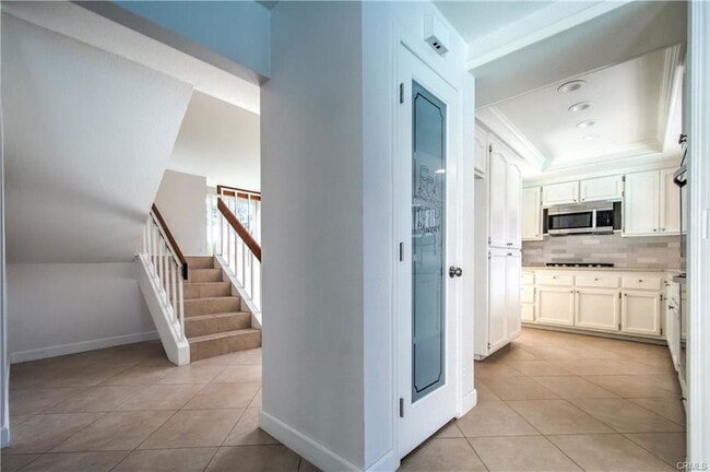 Primary Photo - 23925 Copenhagen St