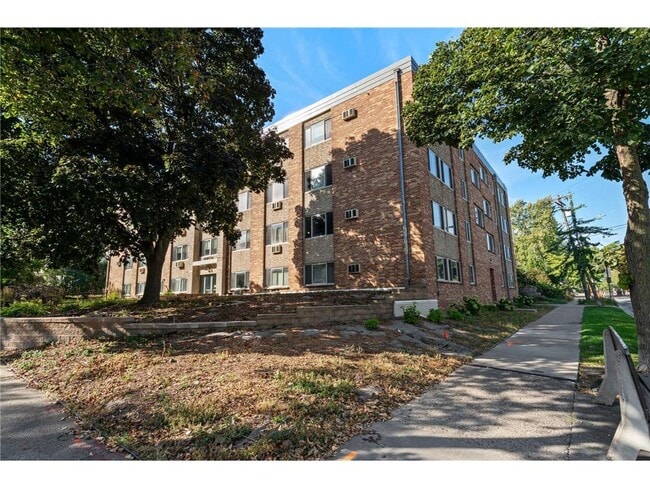 Building Photo - 4400 Upton Ave S