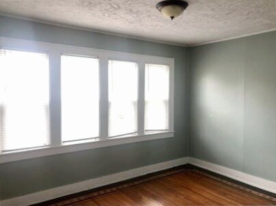 Building Photo - 647 Lincoln Ave NW