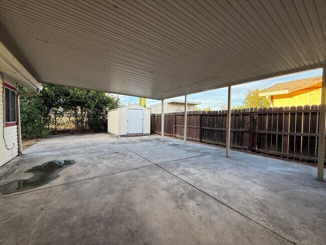 Building Photo - 67 Hermes Cir