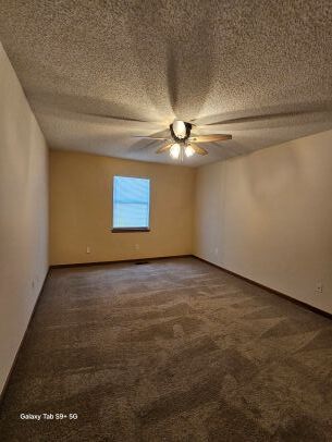 Building Photo - 606 Krystal Ln