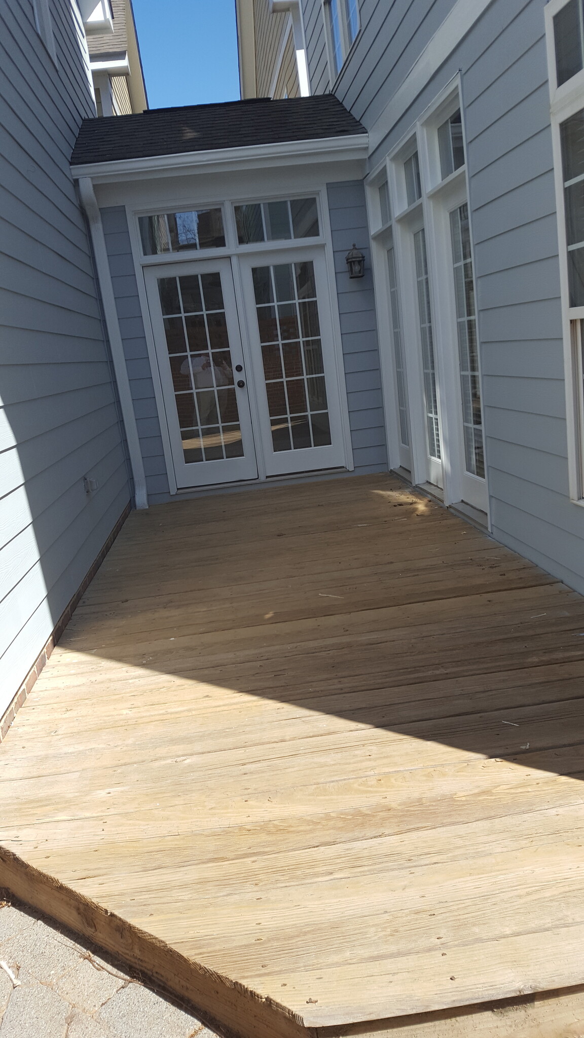 Patio - 1133 N Blount St