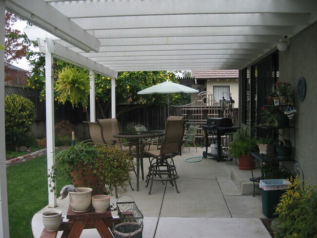 Building Photo - 4331 Montmorency Ct