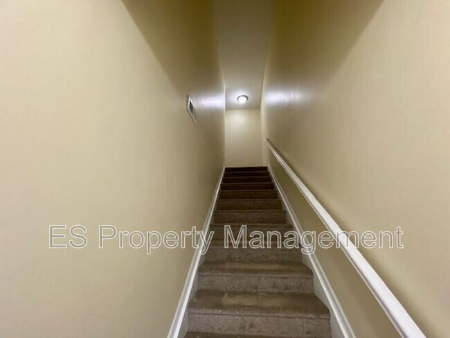 Building Photo - 6141 Wildcat Dr