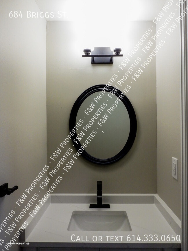 Building Photo - 684 Briggs St