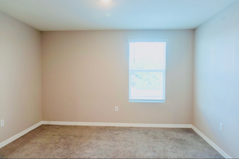 Building Photo - 11730 White Willow Ln