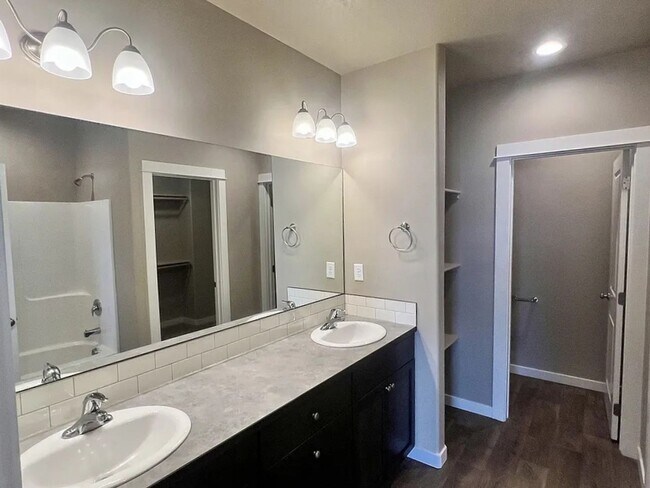 Building Photo - BRAND NEW HOME for Lease!!