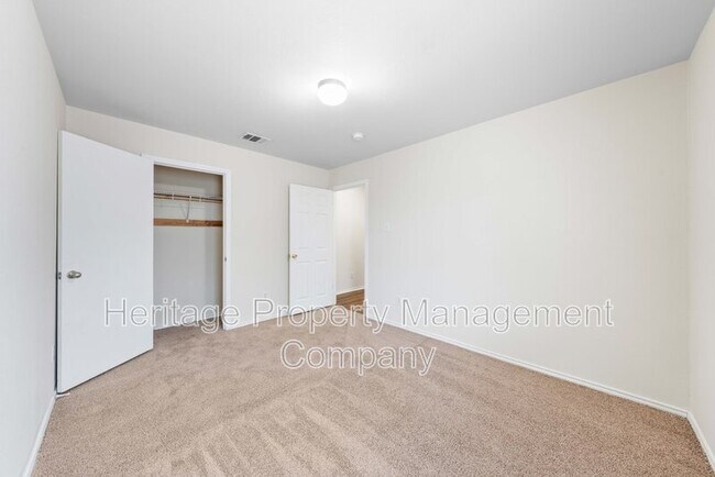Building Photo - 6402 Candleview Ct