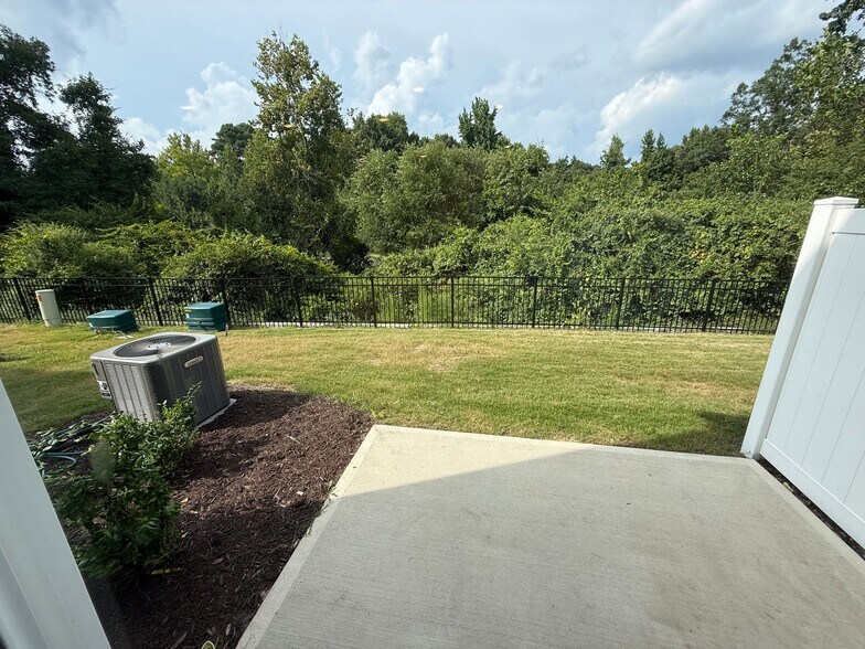 Building Photo - 275 Peebles Dr