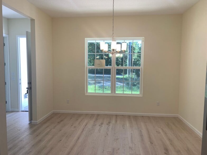 Building Photo - 5871 Collins Rd