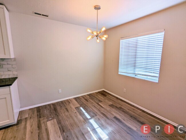Building Photo - Beautiful Condo in Great Location!