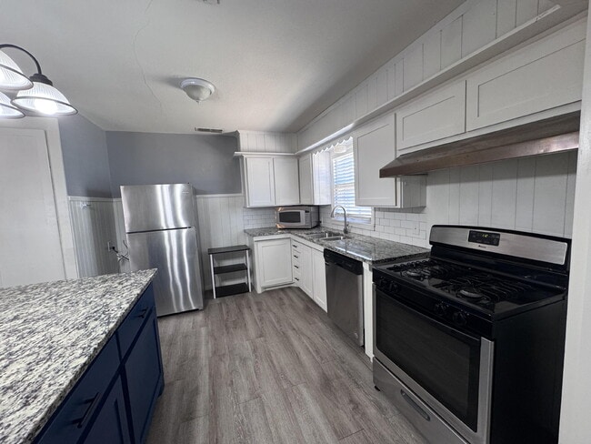 Building Photo - 2614 31st St