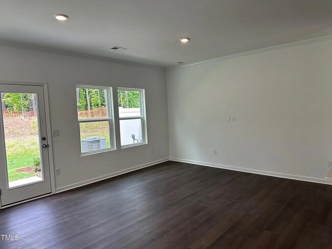 Building Photo - 3006 Vitner Dr