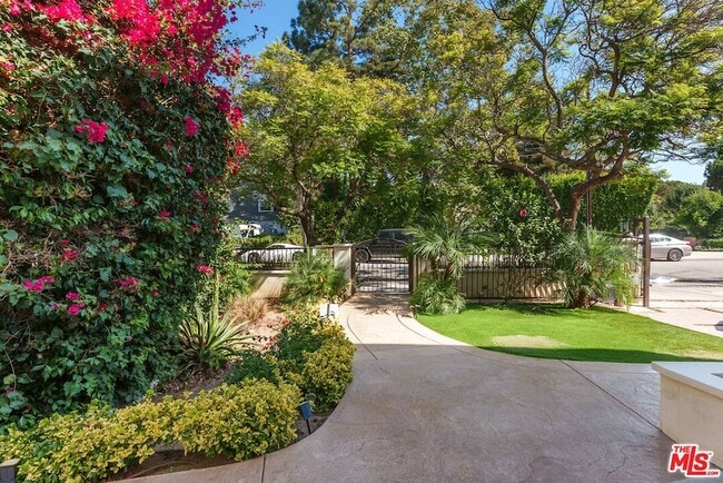 Building Photo - 363 S Saltair Ave