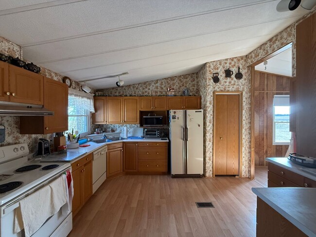 Building Photo - 61144 Bryan Rd