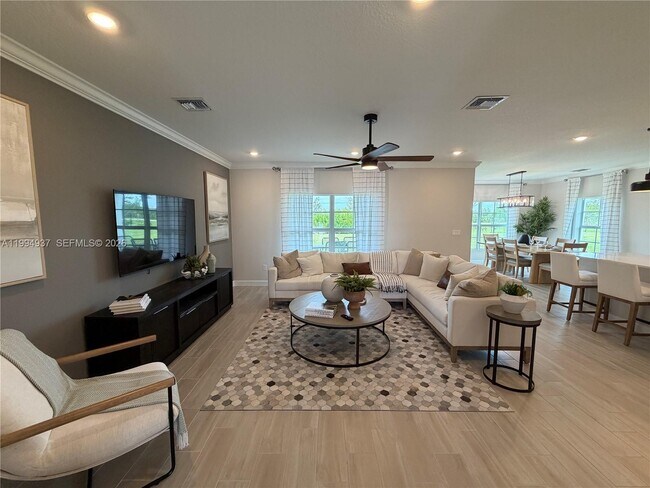 Building Photo - 1694 Hoot Owl Holw