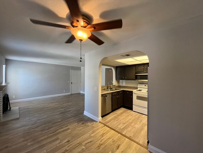 Building Photo - 1312 Bass Dr