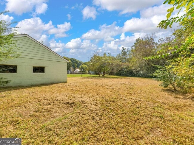 Building Photo - 652 Mozley Dr SE