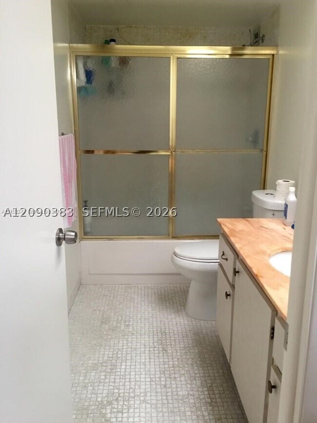 Building Photo - 5401 Collins Ave