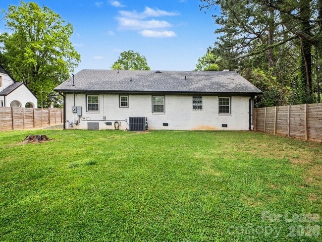 Building Photo - 782 Union St S